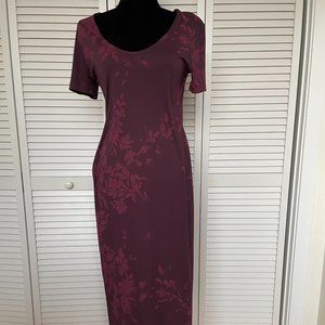 Elegant Maxi Dress in Burgundy